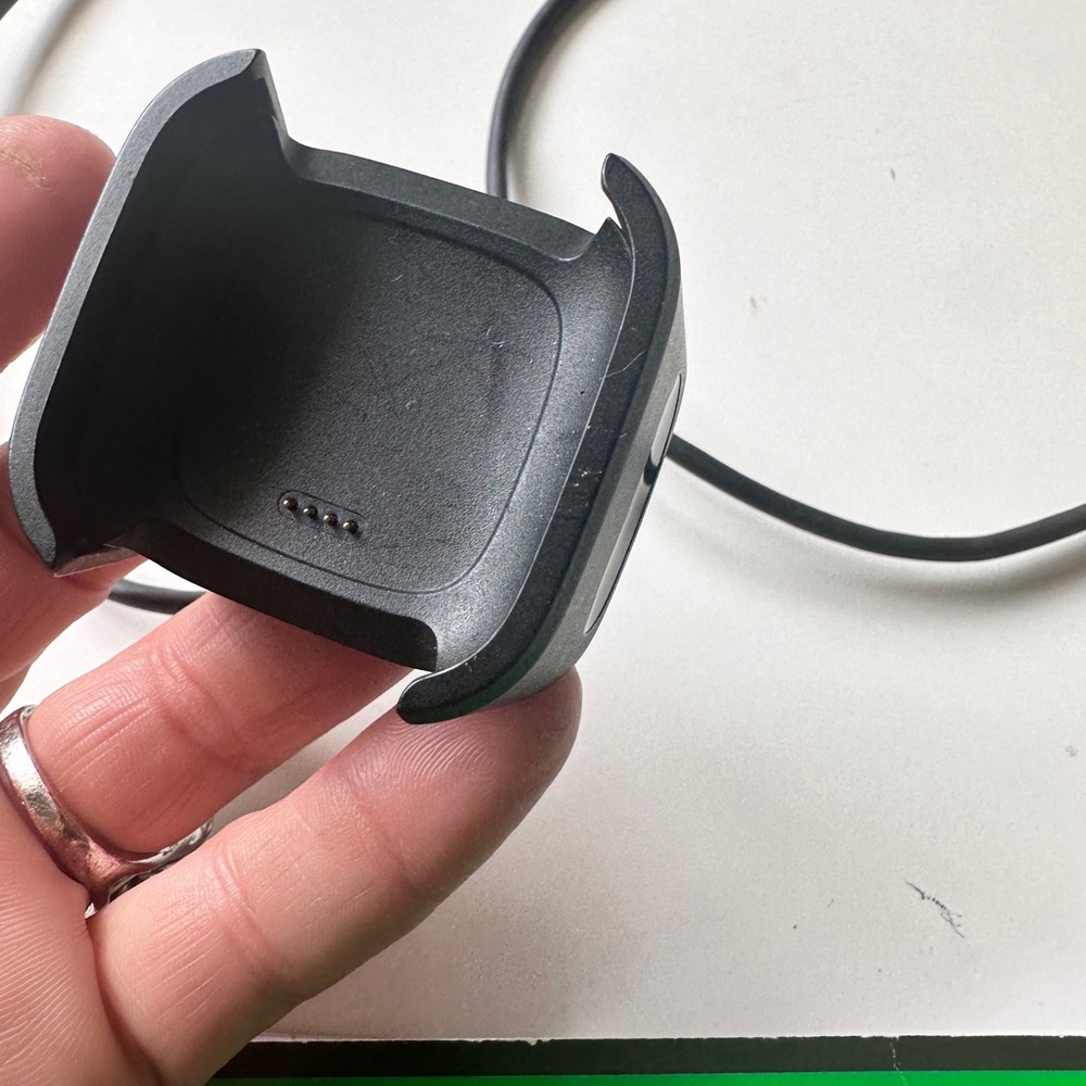 Fitbit Versa 2 Charging Port